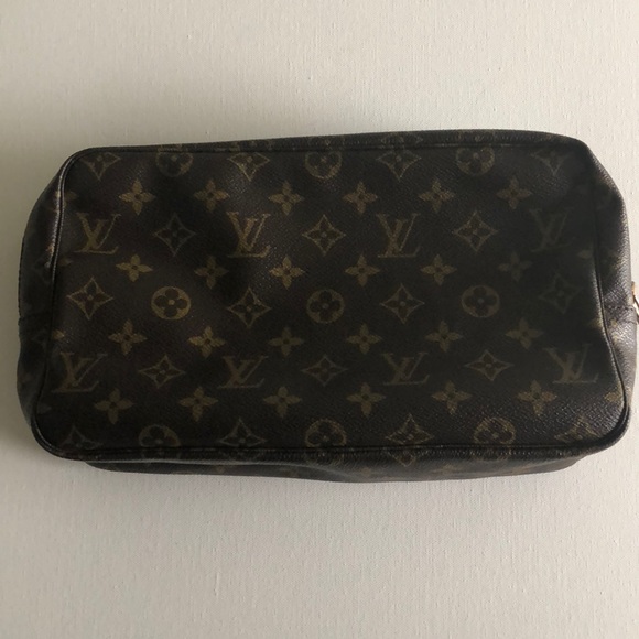 SOLD 🔴 HP 🌟 6.24.20 Authentic LV Trousse 28 - Picture 8 of 11